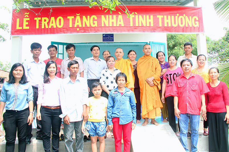 Long An: Lễ Trao tặng nhà tình thương tại huyện Đức Hòa