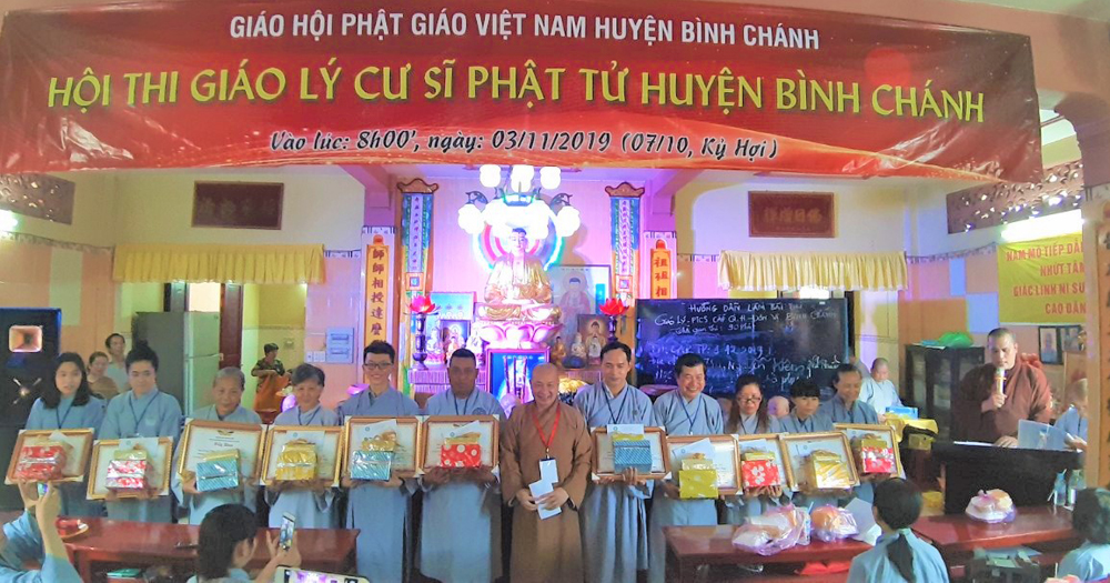 TP.HCM: Lưu truyền ánh nhiên đăng và Hội thi giáo lý cấp quận huyện dành cho cư sỹ Phật tử tại địa bàn huyện Bình Chánh 2019