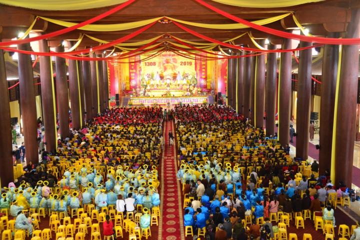 [Video] Quảng Ninh: Đại lễ tưởng niệm 711 năm Đức Vua - Phật Hoàng Trần Nhân Tông nhập Niết Bàn