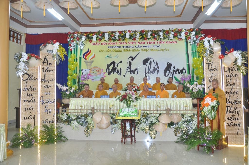 Tiền Giang: Tăng Ni sinh trường Trung cấp Phật học tổ chức Mừng Lễ Nhà Giáo 20/11