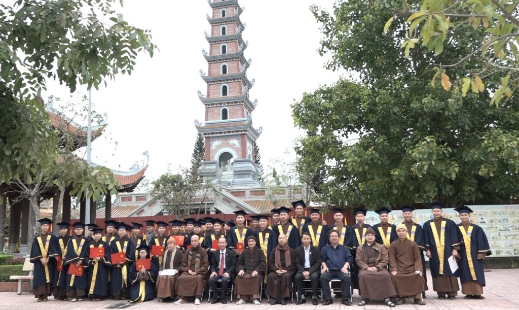 Hà Nội: Bế giảng và trao bằng tốt nghiệp ngành Ngữ văn niên khóa 2015 -2019 tại Trường TCPH Hà Nội