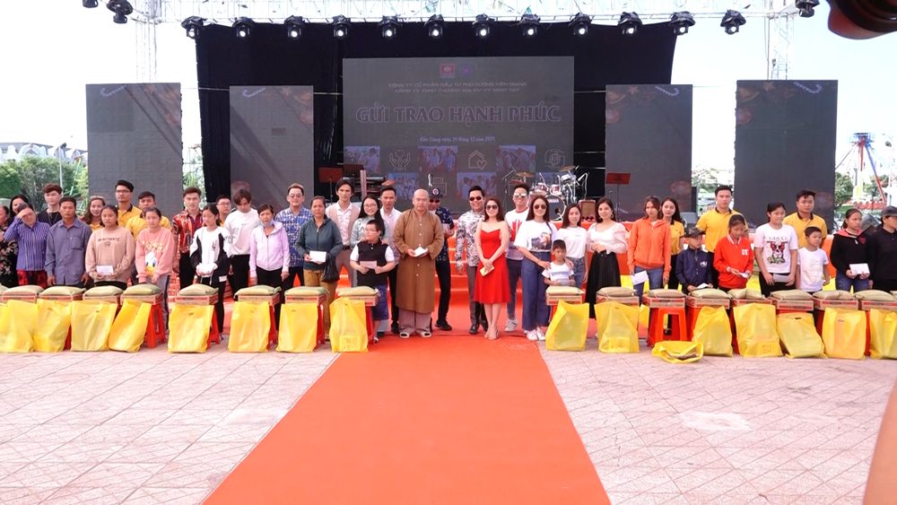 Kiên Giang: Hội từ thiện Từ Tô tặng quà cho bà con có hoàn cảnh khó khăn tại TP. Rạch Giá