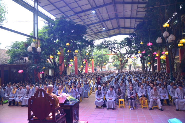 [Video] Những hoạt động đặc biệt kỷ niệm ngày Phật thành Đạo tại chùa Bằng - Hà Nội