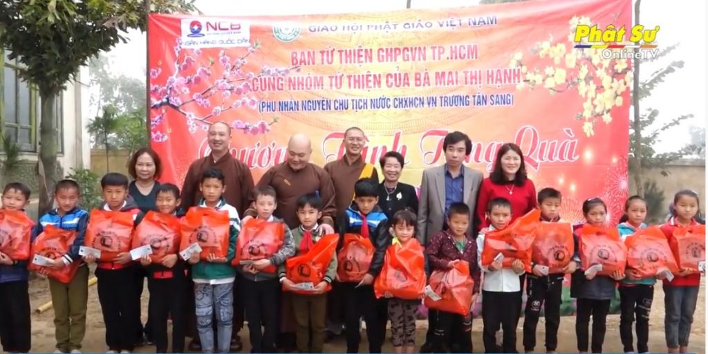 [Video] Ban từ thiện Phật giáo TP. HCM trao 800 phần quà tại 2 tỉnh Sơn La và Điện Biên