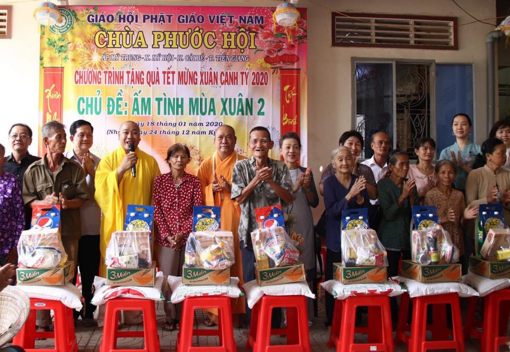 Tiền Giang: Chùa Phước Hội tặng 150 phần quà và nhà Đại đoàn kết nhân dịp xuân Canh Tý 2020
