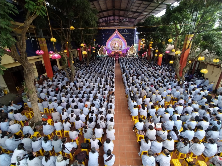 Hà Nội: Lễ kỷ niệm ngày Phật thành đạo và 22 năm thành lập Đạo tràng Pháp Hoa miền Bắc tại chùa Bằng