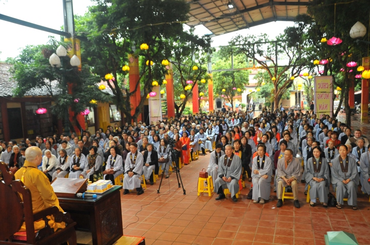 [Video] Hà Nội: Thiêng liêng ngày đầu năm mới Canh Tý tại chùa Bằng (Linh Tiên Tự)