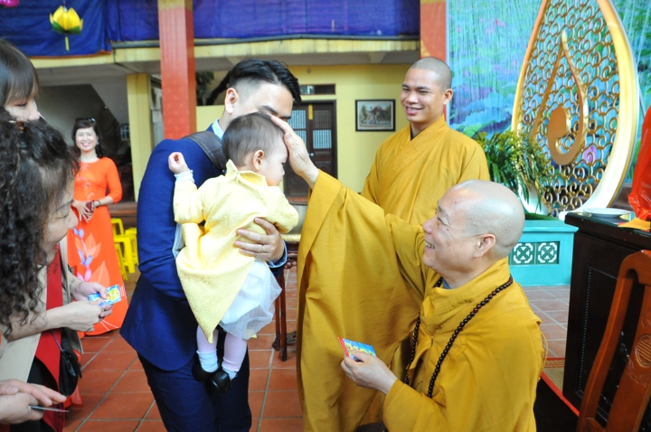 Hà Nội: Thiêng liêng thời khắc đầu tiên của năm mới Canh Tý tại chùa Bằng (Linh Tiên Tự)