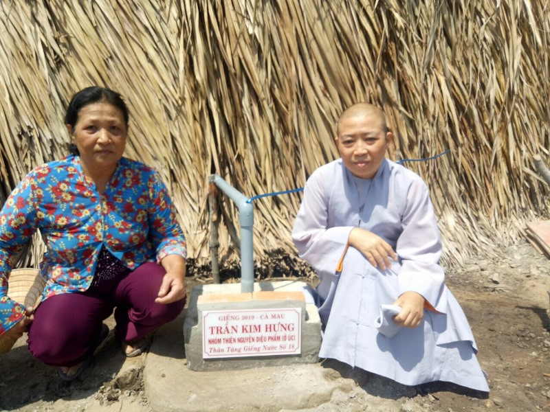Cà Mau: Chùa Vạn Phước bàn giao nhà tình thương và tặng 12 giếng nước sạch cho người dân nghèo tại huyện Phú Tân
