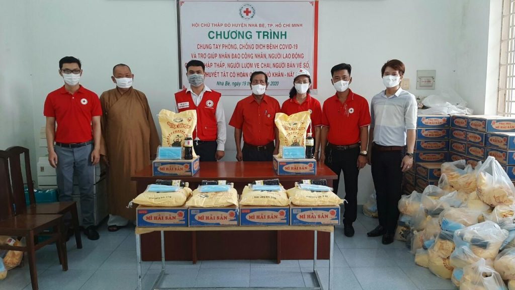 TP.HCM: Trung tâm Nhân Đạo Từ Tâm gây quỹ từ thiện phát quà cho người bất hạnh