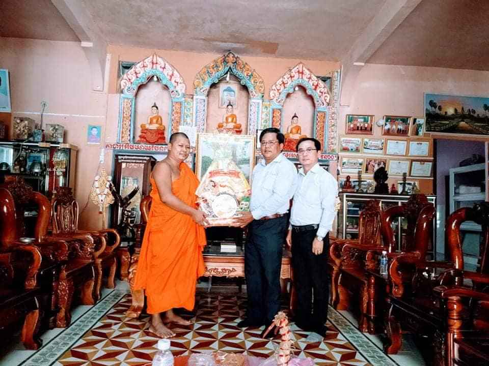 Trà Vinh: Ủy ban MTTQVN tỉnh thăm, chúc mừng tết Chôl Chnăm Thmây