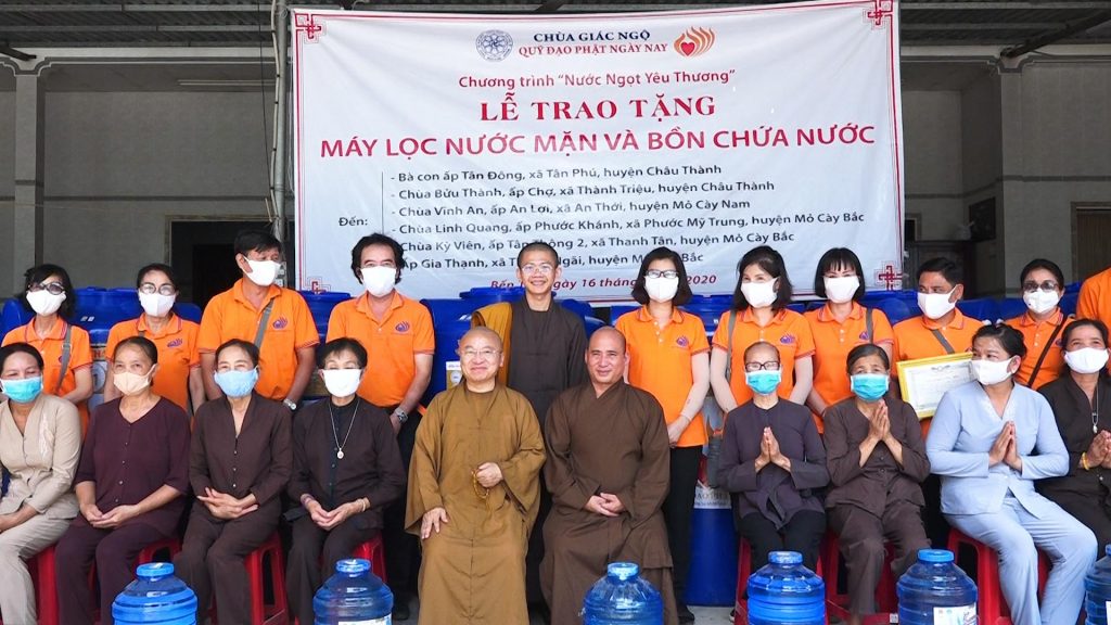 TP.HCM: Quỹ Đạo Phật Ngày Nay (chùa Giác Ngộ) hỗ trợ bà con có hoàn cảnh khó khăn vùng hạn mặn tại Bến Tre
