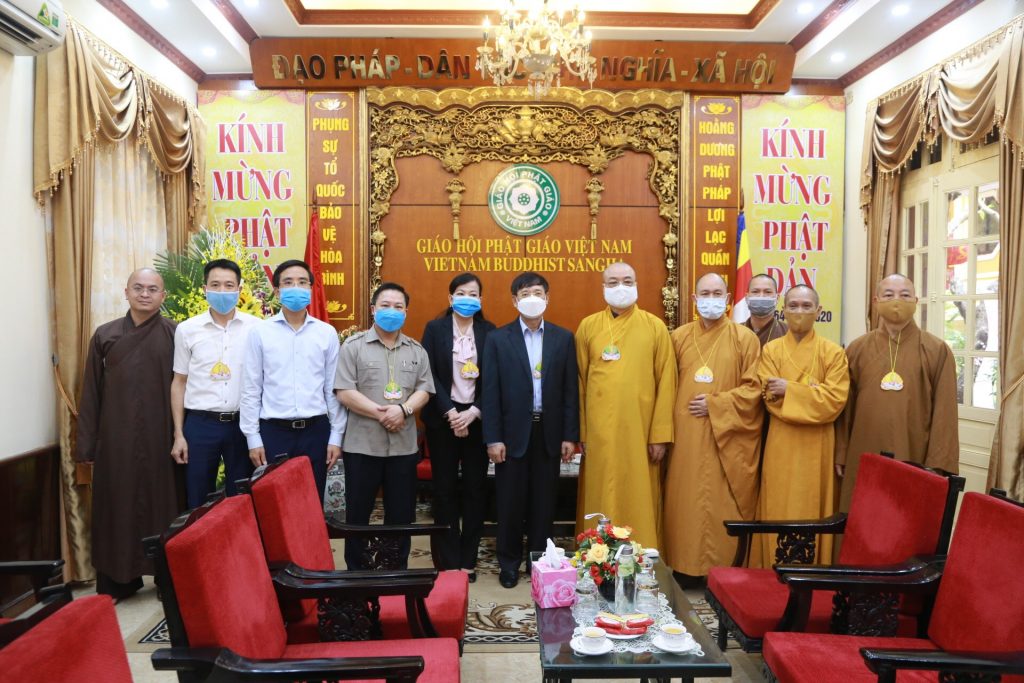 Hà Nội: Đoàn Quốc Hội và Công an thành phố chúc mừng lãnh đạo Trung ương GHPGVN nhân dịp Phật đản PL.2564