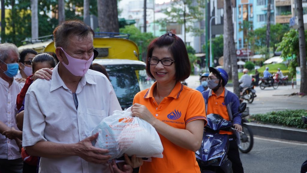 TP.HCM: Quỹ Đạo Phật Ngày Nay - chùa Giác Ngộ tiếp tục tặng quà cho người khiếm thị