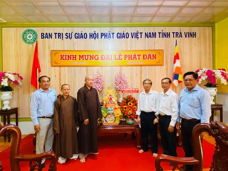 Trà Vinh: Ủy ban MTTQVN tỉnh thăm, chúc mừng Đại lễ Phật đản