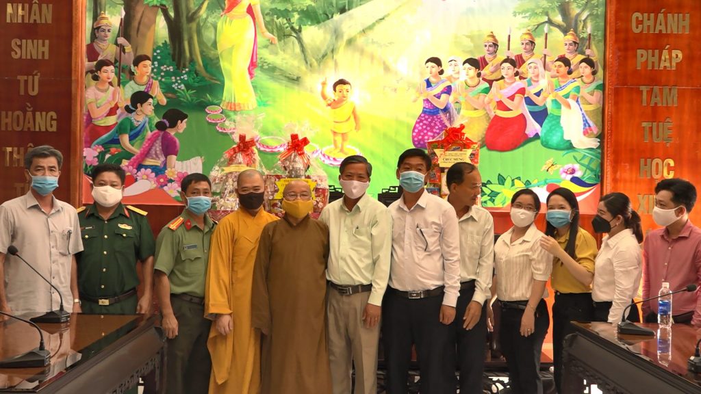 Kiên giang: Chùa Phật Quang đón tiếp đoàn lãnh đạo tỉnh chúc mừng Phật đản PL.2564