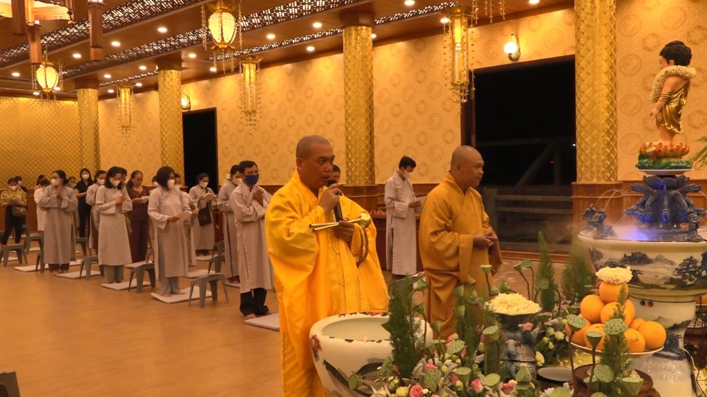 Kiên Giang: Chùa Sắc Tứ Thập Phương trang nghiêm tổ chức lễ Mộc dục và hoa đăng - Đại lễ Phật đản PL.2564