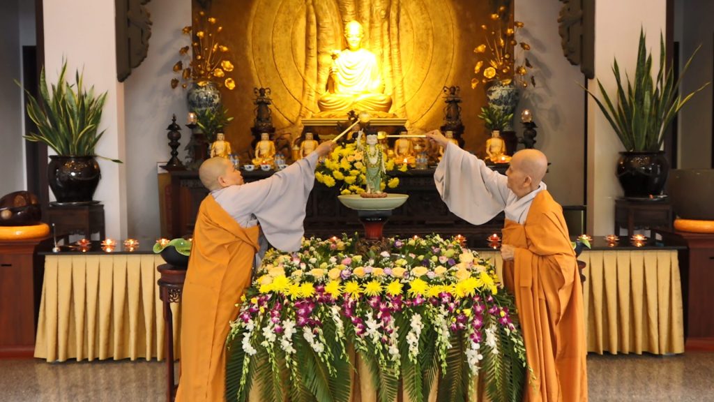 Kiên Giang: Chùa Phật Đà trang nghiêm tổ chức lễ Tắm Phật
