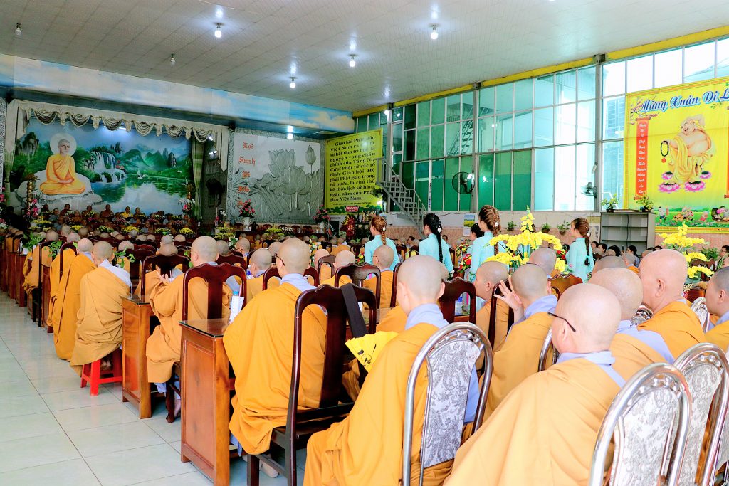 [Video] Bình Dương: Ni giới trang nghiêm cử hành lễ khai hạ PL.2564- DL.2020