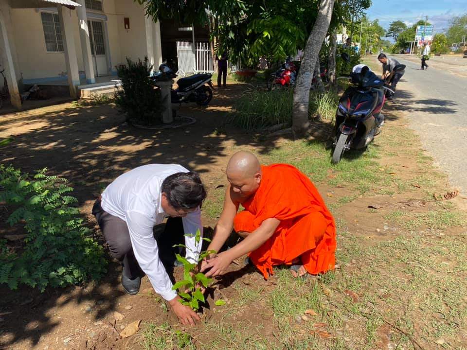 Trà Vinh: Lễ phát động, hưởng ứng ngày "Môi trường thế giới" tại chùa Bãy Xào Giữa
