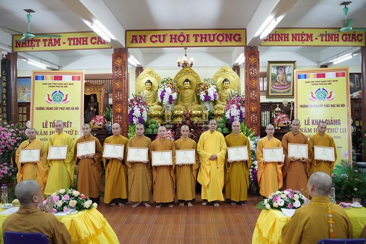 [Video] Hà Nội: Trường Trung cấp Phật học Hà Nội khai giảng năm học thứ III khóa VIII (niên khóa 2018 – 2022)