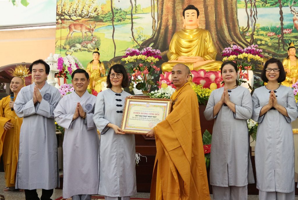 TP.HCM: Quỹ Đạo Phật Ngày Nay cúng dường trường hạ tại Học viện Phật giáo Việt Nam cơ sở II