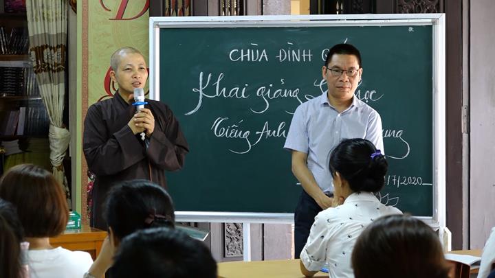 Hà Nội: Chùa Đình Quán khai giảng lớp học Tiếng Anh - Tiếng Trung miễn phí