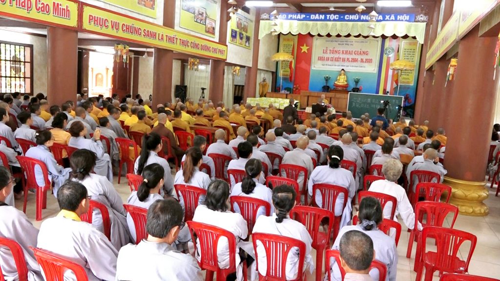 TP.HCM: Quỹ Đạo Phật Ngày Nay cúng dường trường hạ các tỉnh miền Tây