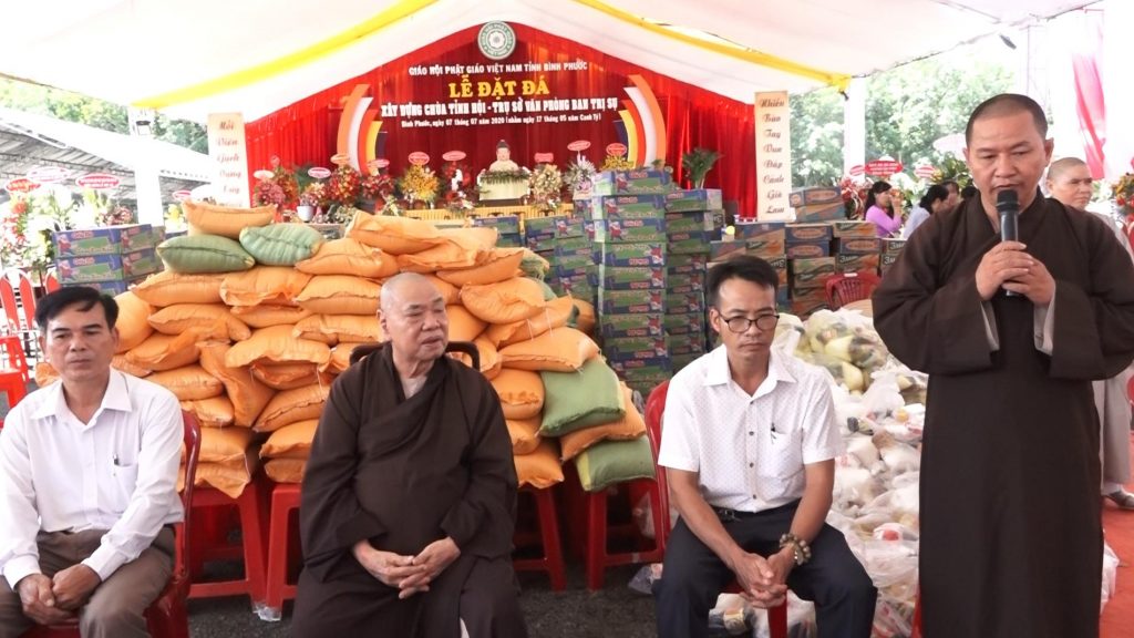 Bình Phước: Chùa Tỉnh Hội tặng quà cho bà con địa phương