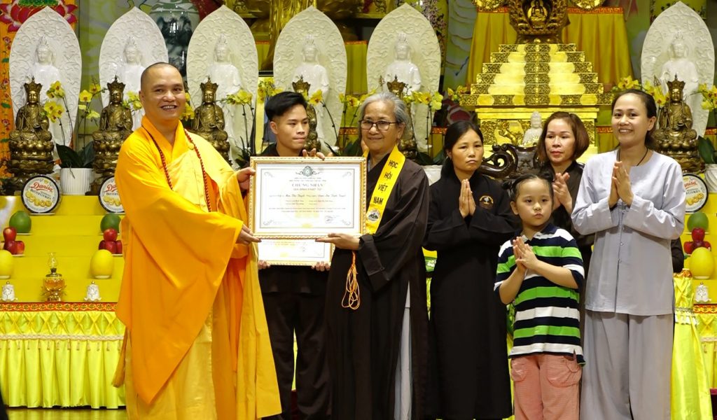 Hà Nội: Chùa Khai Nguyên tổ chức lễ ra mắt và trao giấy chứng nhận Gia đình Phật tử