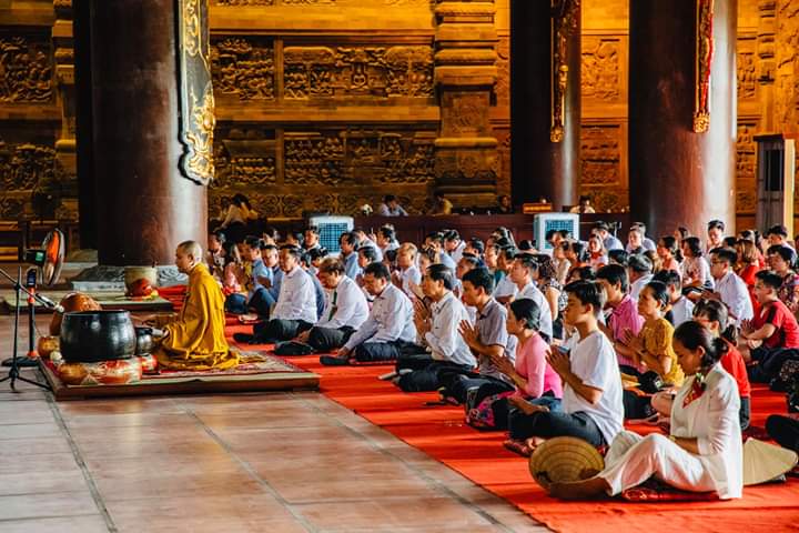 Hà Nam: Đoàn cán bộ, công nhân viên công ty TTP Hoàng Gia lễ Phật tại chùa Tam Chúc