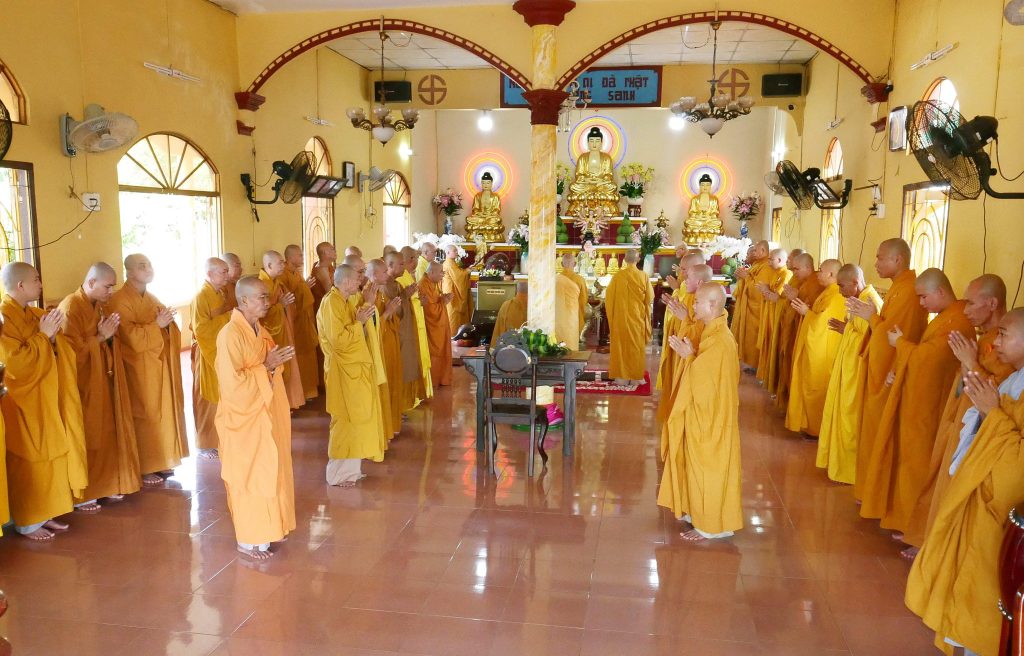 Bến Tre: Ban Trị sự GHPGVN tỉnh thăm và sách tấn hành giả an cư tại hạ trường chùa Vạn Phước