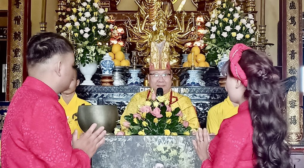 Lâm Đồng: Chùa Liên Trì tổ chức lễ Hằng Thuận cho đôi Phật tử trẻ