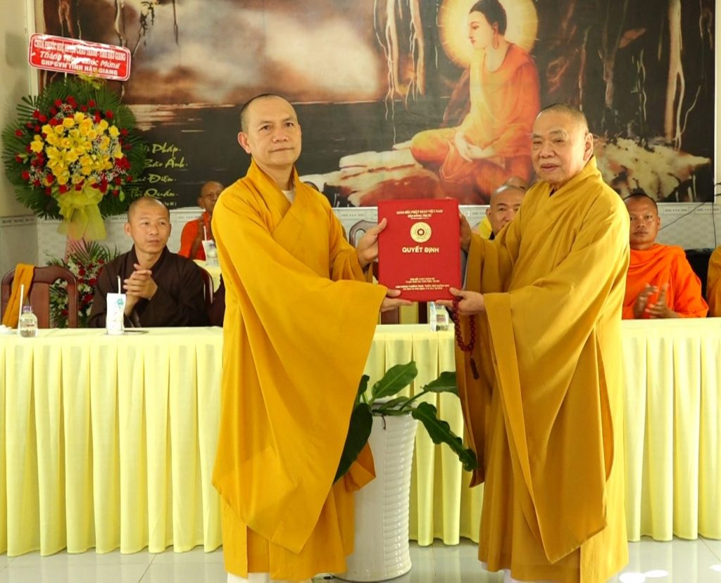 Hậu Giang: Thường trực HĐTS trao quyết định bổ nhiệm Phó trưởng ban Thường trực BTS GHPGVN tỉnh