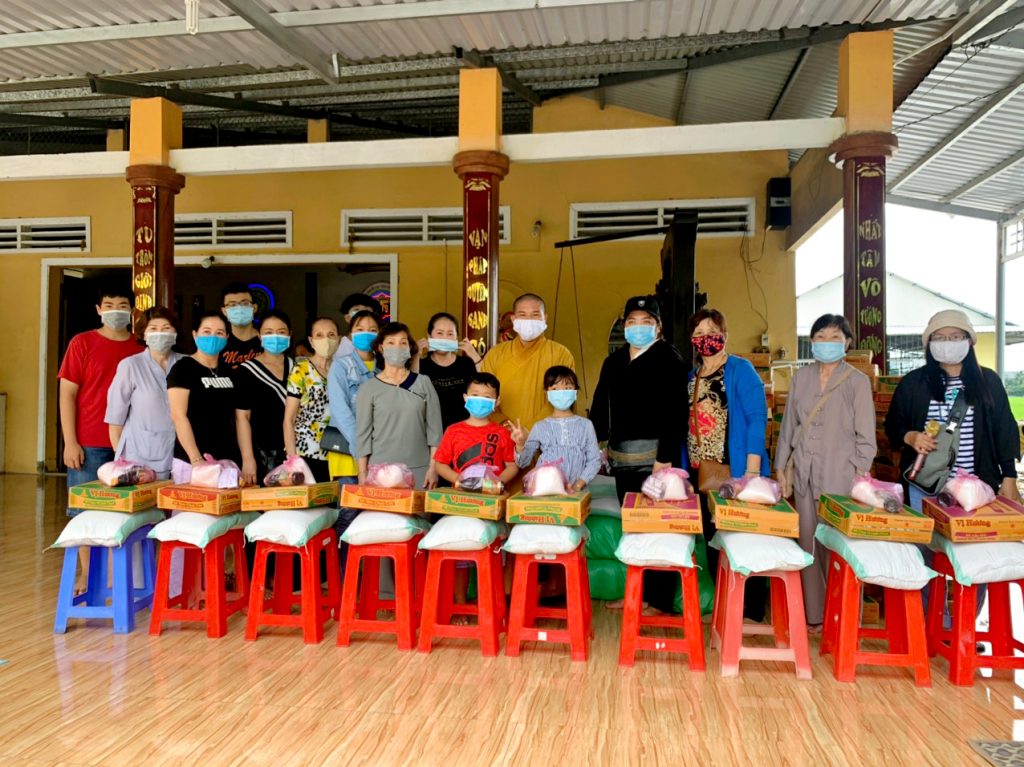 Kiên Giang: Đoàn từ thiện Thanh Tâm trao 200 phần quà đến bà con có hoàn cảnh khó khăn