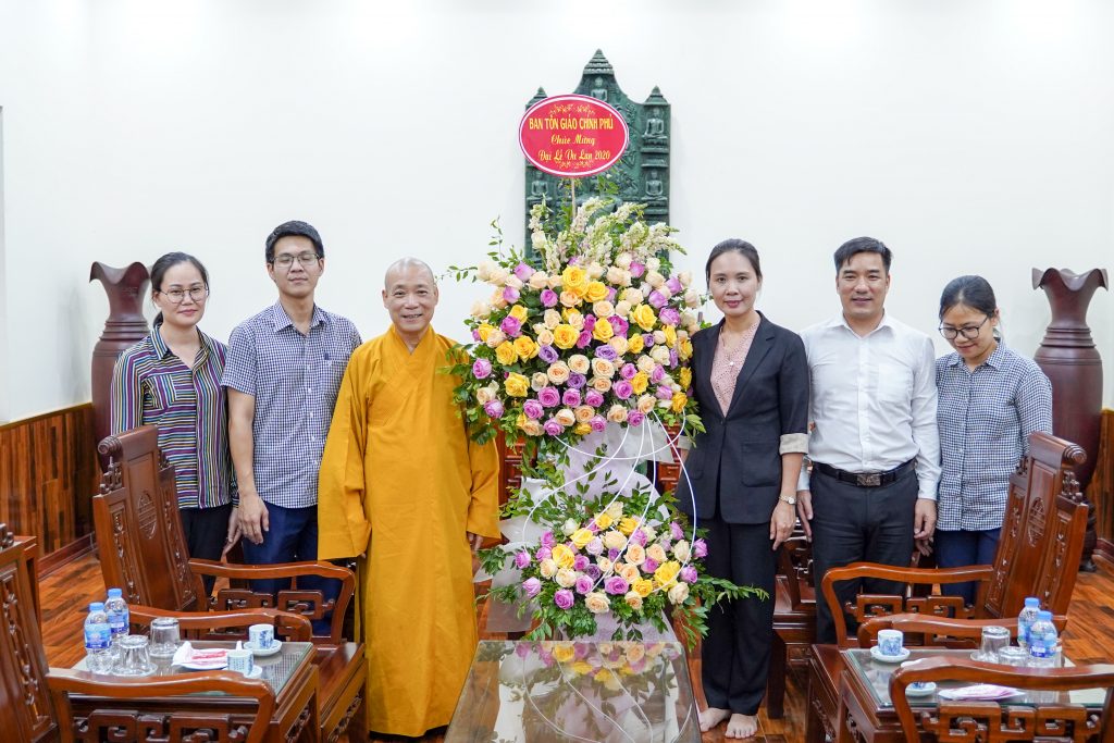 Hà Nội: Chư Tôn đức và Lãnh đạo các cơ quan ban, ngành chúc mừng ngày Vu lan Báo hiếu tại chùa Bằng (Linh Tiên Tự)