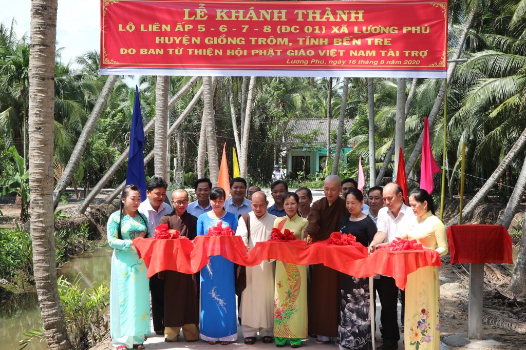 Bến Tre: Lễ khánh thành Tuyến lộ liên ấp 5,6,7, ấp Lương Phú - do Ban TTXH PG tỉnh tài trợ