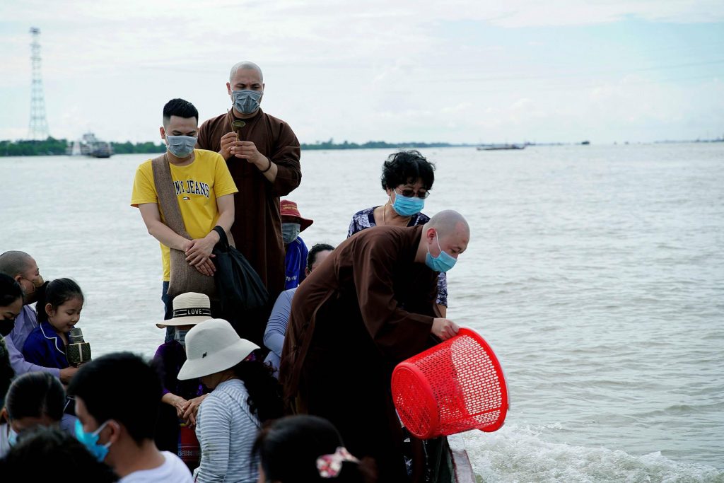 Cần Thơ: Hơn 1 tấn cá được phóng sanh nhân ngày vía Bồ Tát Quán Thế Âm Thành Đạo