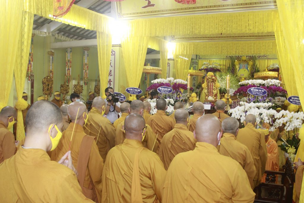 Đồng Tháp: Phái đoàn Trung ương GHPGVN viếng lễ tang cố Trưởng lão HT. Thích Thiện Huệ