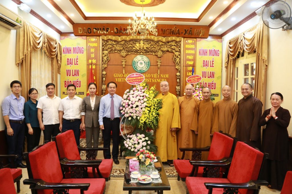 Hà Nội: Ban Tôn giáo Chính phủ thăm và chúc mừng chư Tôn đức giáo phẩm lãnh đạo TƯ GHPGVN nhân mùa Vu Lan Báo Hiếu PL. 2564