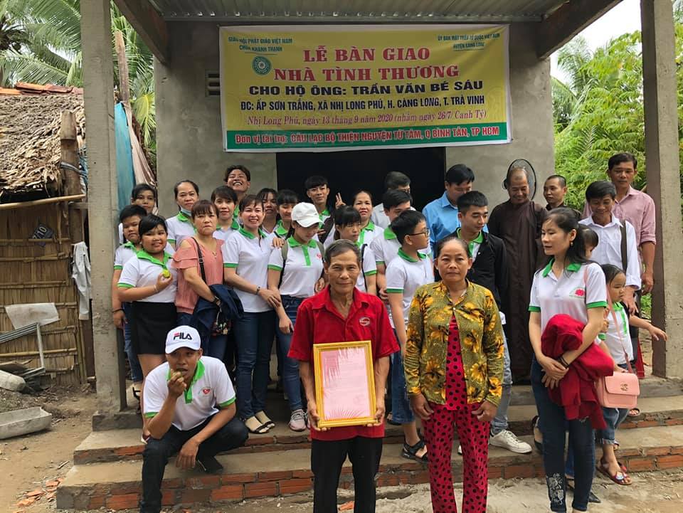 Trà Vinh: Hội từ thiện Phổ Độ chùa Khánh Thạnh tặng nhà tình thương và phát quà cho bà con nghèo