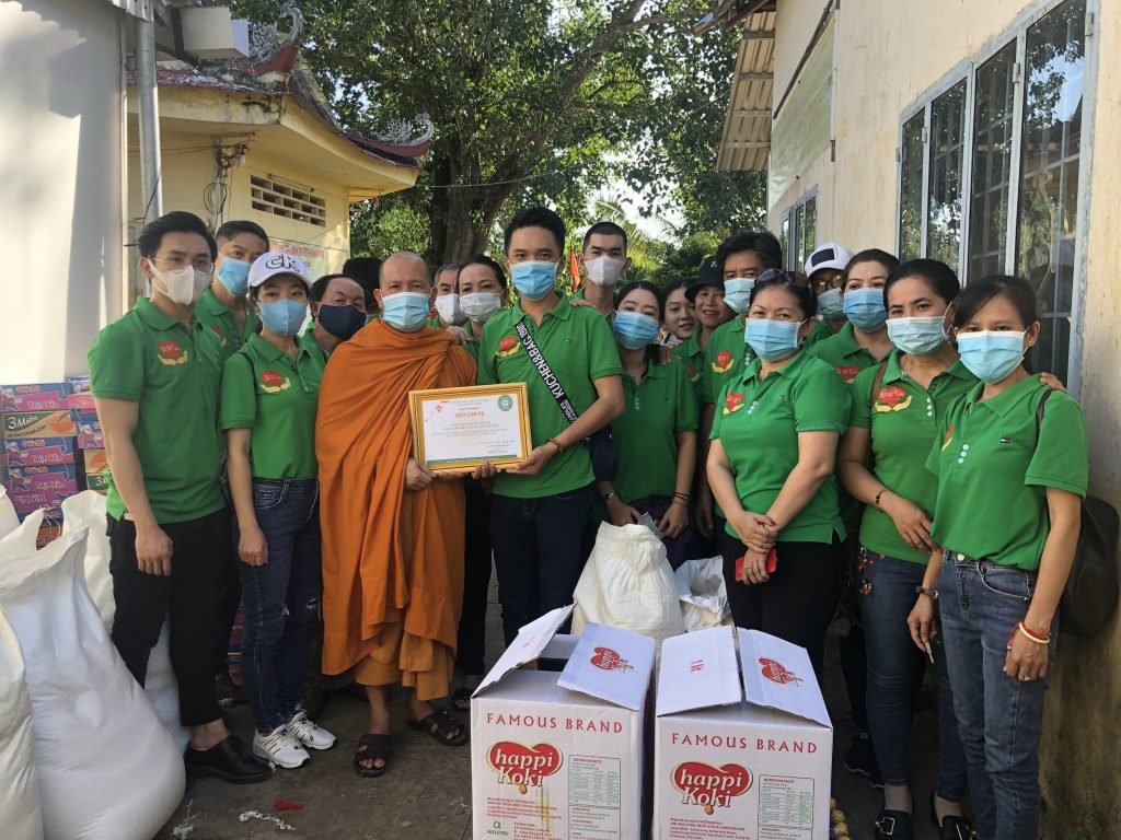 Cần Thơ: Tịnh xá Ngọc Liên trao quà yêu thương mùa Vu Lan