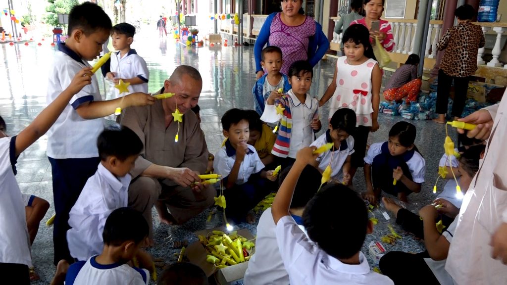 Tiền Giang: Tổ đình Phước Lâm tổ chức chương trình "Trung Thu Yêu Thương" và trao tặng 2.000 phần quà cho trẻ em