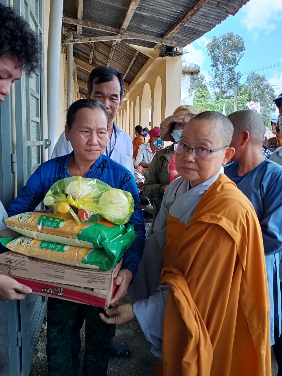 Sóc Trăng: Chùa Chánh Thiên Cơ phát 1000 phần quà cho người nghèo nhân mùa Vu lan Báo hiếu PL.2564