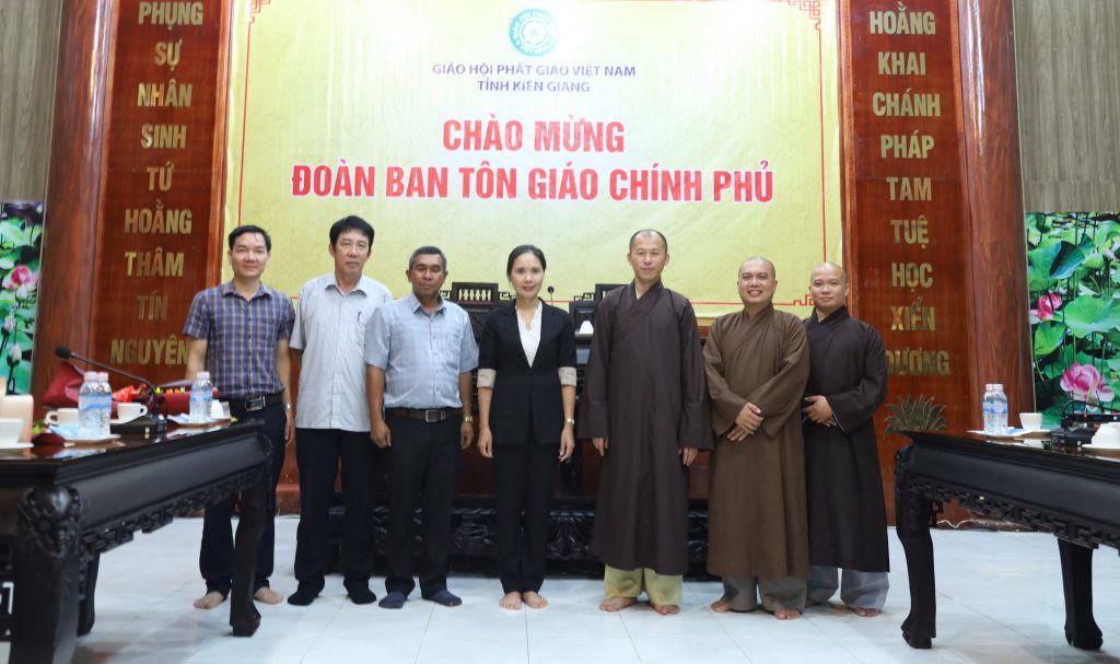 Kiên Giang: Ban Tôn giáo Chính phủ thăm và chúc mừng khánh tuế Thượng tọa Thích Minh Nhẫn
