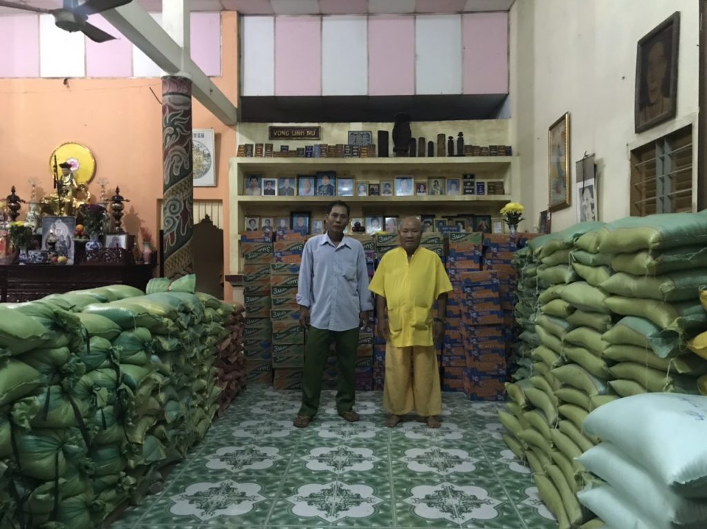 Sóc Trăng: Chùa Hội Phước phát 13 tấn gạo, 1.000 thùng mì cho người nghèo nhân mùa Vu lan Báo hiếu năm 2020