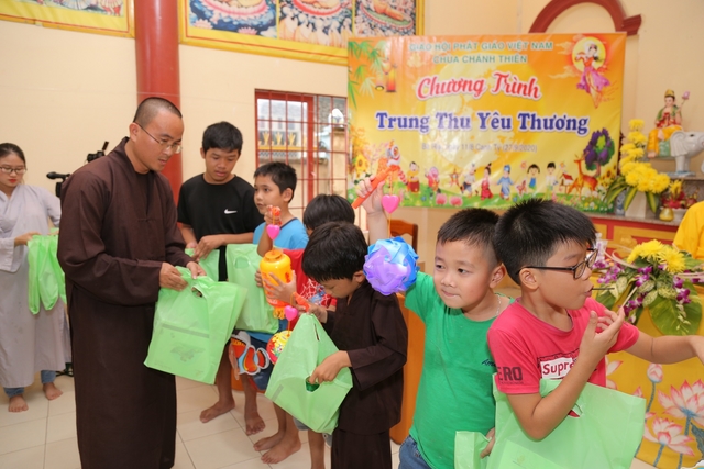 BR - VT: Chùa Chánh Thiên tổ chức chương trình "Trung thu Yêu thương"