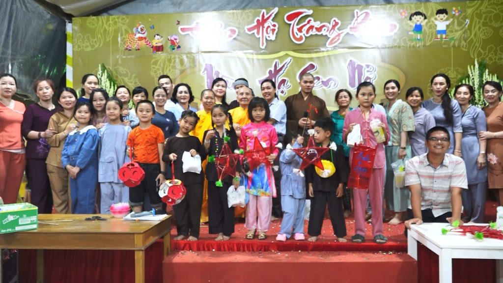 Cần Thơ: Tịnh thất Ngọc Đạo tổ chức đêm hội trăng rằm “Mùa Hạ Sen Nở”