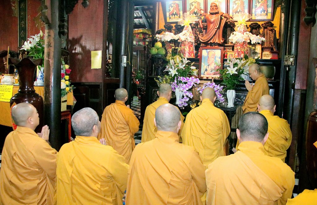 Bình Dương: Ban Biên tập Tạp chí Văn hóa Phật giáo và PSO đảnh lễ, kính mừng khánh tuế Hòa thượng Thích Huệ Thông