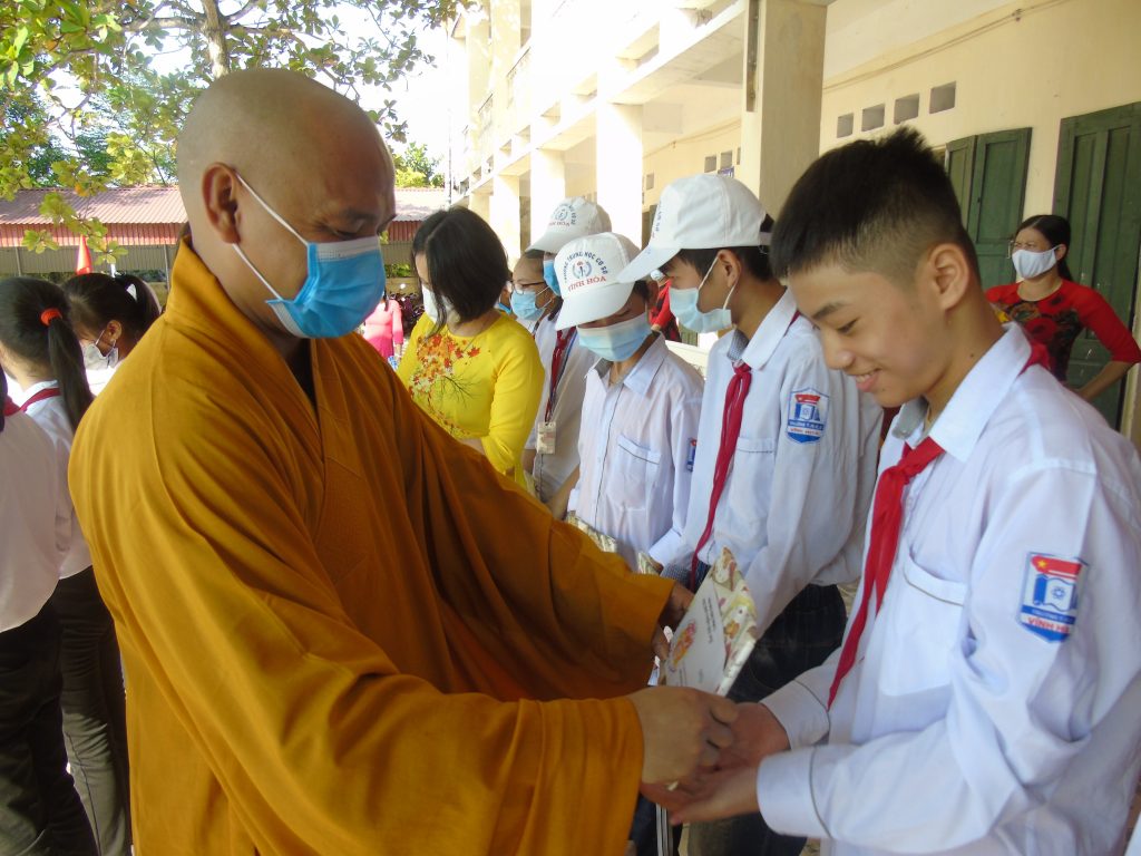 Hải Dương: Chương trình “Khuyến Học“ cho học sinh có hoàn cảnh khó khăn nhân dịp Khai giảng năm học mới 2020 - 2021
